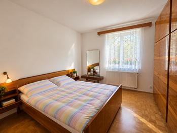 ložnice 1.NP - Prodej domu 304 m², Srubec