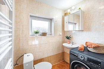 Koupelna. - Pronájem domu 73 m², Rodvínov