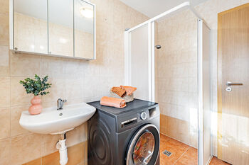 Koupelna. - Pronájem domu 73 m², Rodvínov