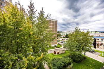 Výhled z lodžie - Prodej bytu 3+1 v osobním vlastnictví 76 m², Ústí nad Labem