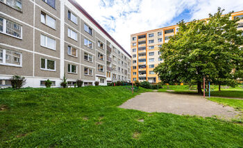 Bezpečný prostor pro děti za domem - Prodej bytu 3+1 v osobním vlastnictví 76 m², Ústí nad Labem