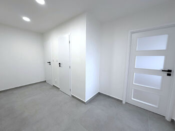 Prodej bytu 3+kk v osobním vlastnictví 68 m², Praha 10 - Petrovice