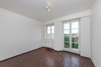 Aktuální stav - Ložnice - Prodej bytu 2+kk v osobním vlastnictví 42 m², Praha 9 - Kyje