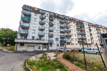 Pohled na budovu - Prodej bytu 2+kk v osobním vlastnictví 42 m², Praha 9 - Kyje