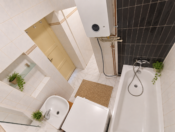 koupelna - Pronájem bytu 2+1 v osobním vlastnictví 40 m², Praha 4 - Nusle