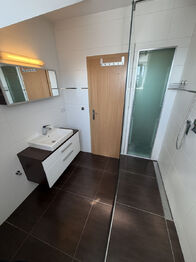 Prodej bytu 3+kk v osobním vlastnictví 74 m², Šestajovice