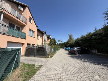 Prodej bytu 3+kk v osobním vlastnictví 74 m², Šestajovice