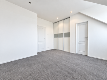 Prodej domu 407 m², Údlice