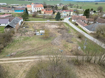 Prodej pozemku 1114 m², Dešná
