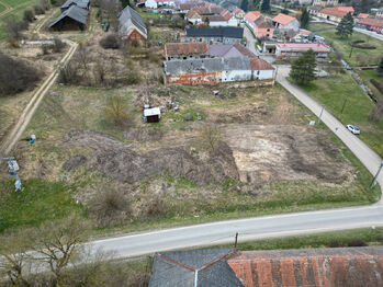 Prodej pozemku 1401 m², Dešná