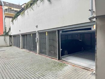 Pronájem garážového stání, Praha 5 - Smíchov