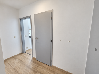 předsíň - Pronájem bytu 1+kk v osobním vlastnictví 27 m², České Budějovice