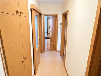 Vstupní hala - Pronájem bytu 3+1 v osobním vlastnictví 67 m², Praha 9 - Klánovice