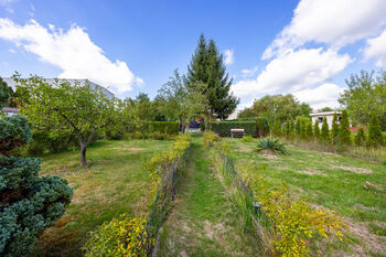 zahrada je v pronájmu - Prodej chaty / chalupy 22 m², Pardubice