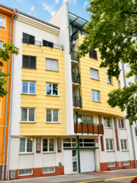 Pohled na dům - Pronájem bytu 2+kk v osobním vlastnictví 42 m², Praha 8 - Libeň 