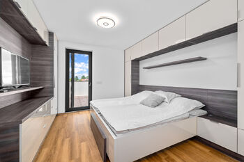 Prodej domu 304 m², Praha 10 - Křeslice