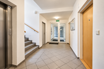 Prodej bytu 1+kk v osobním vlastnictví 35 m², Praha 10 - Strašnice