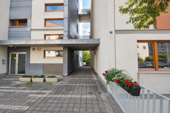 Prodej bytu 1+kk v osobním vlastnictví 35 m², Praha 10 - Strašnice