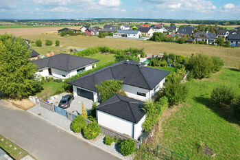 dům z ulice - Prodej domu 226 m², Sibřina