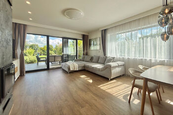 obývací pokoj + kk - Prodej domu 226 m², Sibřina