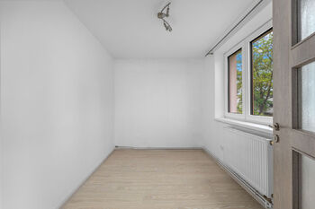 Pokoj / Ložnice menší - Prodej bytu 3+1 v družstevním vlastnictví 61 m², Borovany