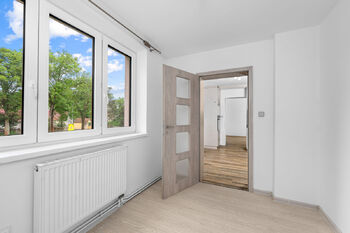 Pokoj / Ložnice menší - Prodej bytu 3+1 v družstevním vlastnictví 61 m², Borovany