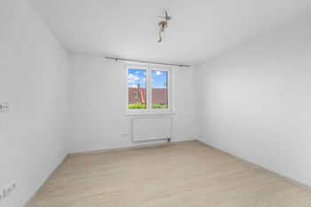 Pokoj / Ložnice větší - Prodej bytu 3+1 v družstevním vlastnictví 61 m², Borovany