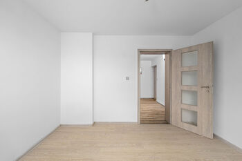 Pokoj / Ložnice větší - Prodej bytu 3+1 v družstevním vlastnictví 61 m², Borovany