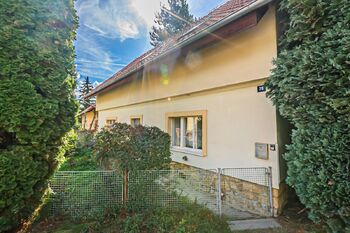 pohled z ulice - Prodej domu 165 m², Senec