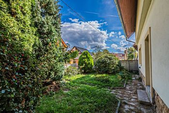 předzahrádka - Prodej domu 165 m², Senec