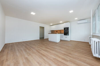Prodej bytu 3+kk v osobním vlastnictví 70 m², Praha 3 - Žižkov