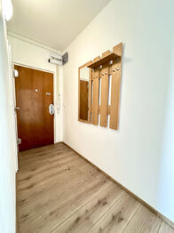 Předsíň - Pronájem bytu 2+1 v osobním vlastnictví 59 m², Brno 