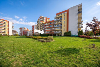 Bytový dům - Prodej bytu 2+kk v osobním vlastnictví 58 m², Praha 9 - Letňany