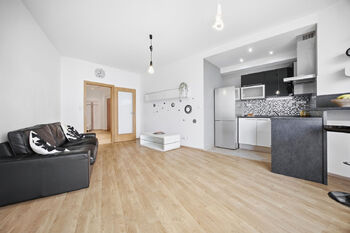 Obývací pokoj + kuchyně - Prodej bytu 2+kk v osobním vlastnictví 58 m², Praha 9 - Letňany