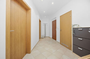Předsíň - Prodej bytu 2+kk v osobním vlastnictví 58 m², Praha 9 - Letňany