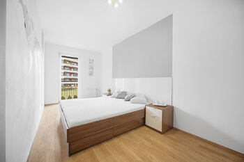 Ložnice - Prodej bytu 2+kk v osobním vlastnictví 58 m², Praha 9 - Letňany