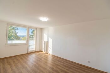 pokoj s balkonem - Pronájem bytu 2+1 v osobním vlastnictví 58 m², Vodňany 