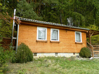 Zleva je patrný komín. - Prodej chaty / chalupy 60 m², Smědčice