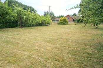 Pronájem pozemku 1030 m², Libčany