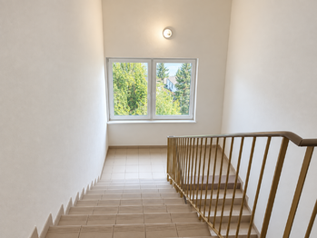 Schodiště - Prodej bytu 2+kk v osobním vlastnictví 35 m², Kralupy nad Vltavou