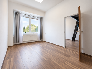 Obývací pokoj - Prodej bytu 2+kk v osobním vlastnictví 35 m², Kralupy nad Vltavou