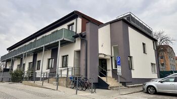 Pohled na dům - Pronájem bytu 2+kk v osobním vlastnictví 44 m², Milovice