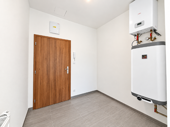 Chodba - Pronájem bytu 2+kk v osobním vlastnictví 44 m², Milovice