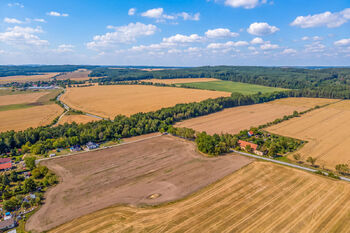 Prodej pozemku 4011 m², Chrášťany