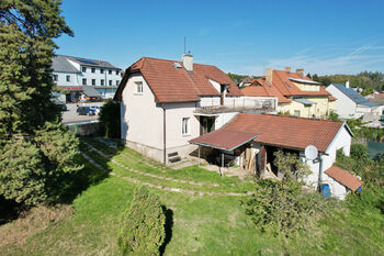 pohled ze zahrady - Prodej domu 157 m², Jílové u Prahy