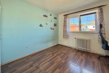ložnice v patře - Prodej domu 157 m², Jílové u Prahy