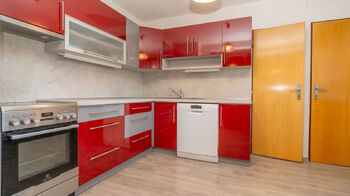 Byt 2NP - Prodej domu 212 m², Roztoky u Jilemnice