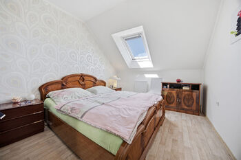 ložnice - Prodej domu 148 m², Úžice