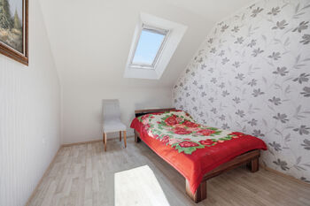 pokoj 02 - Prodej domu 148 m², Úžice