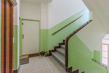 Prodej bytu 2+kk v osobním vlastnictví 57 m², Praha 3 - Vinohrady